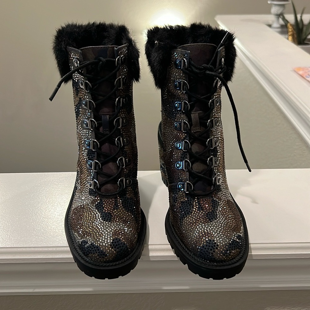 Jessica Simpson Deliah camo boots